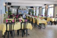 salle-restaurant-chezmireille (1).jpg